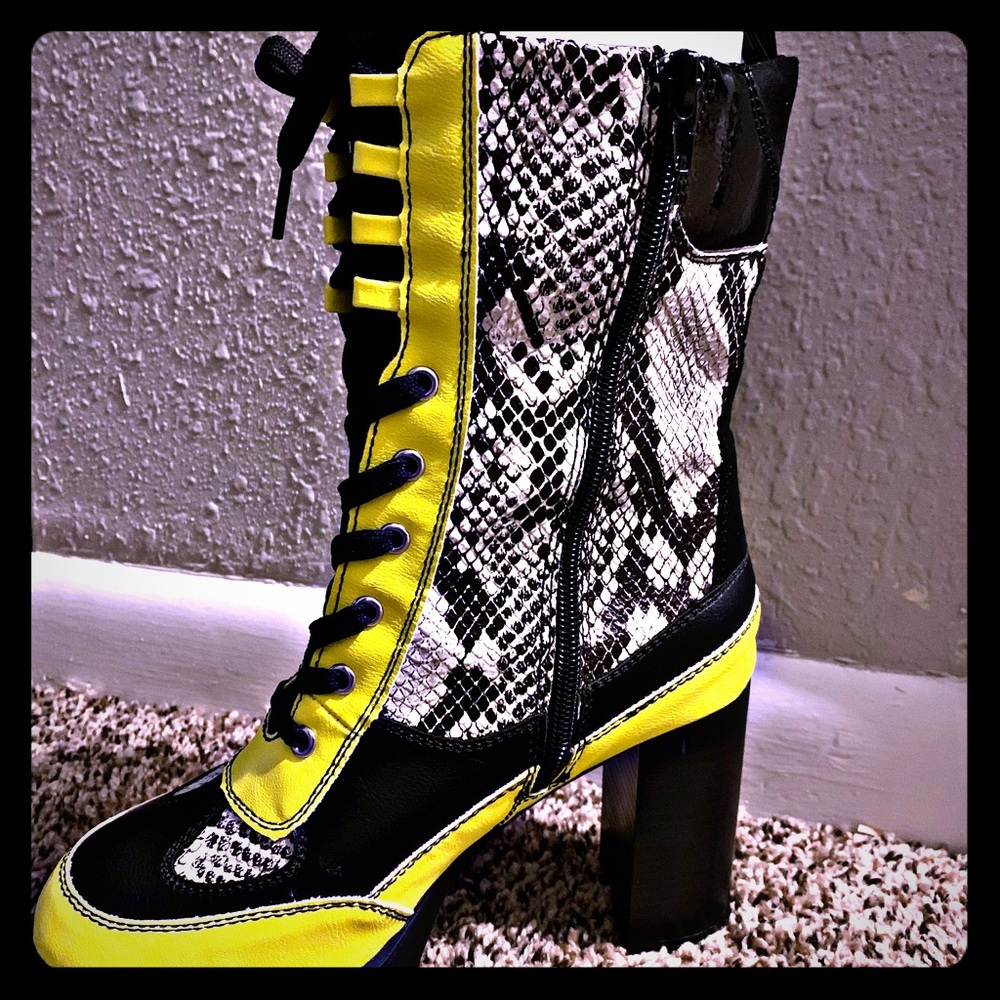 Yellow snake print boots, New Never worn with box, women’s 7